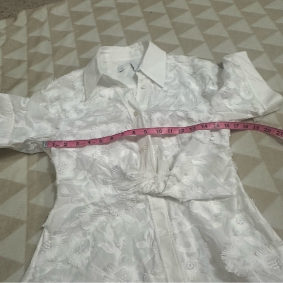 Tanya Taylor white collared floral short sleeve button down twist front top - Picture 4 of 5